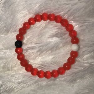 Red lokai